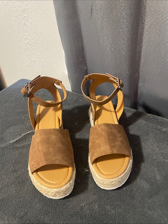 The Unbranded Brand Shoes - Women’s Brown Espadrille Platform Sandals with Ankle Strap NWOT